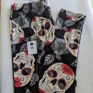 Curvy Sugar Skull Leggings